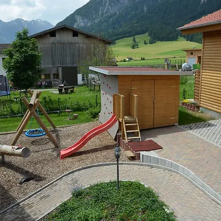 Appartement Am Hahnenkamm Reuthe