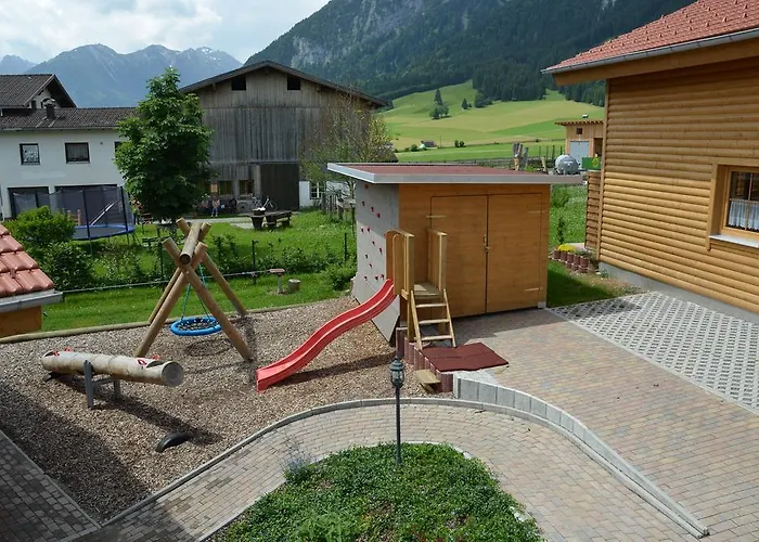 アパート Am Hahnenkamm ロイテ